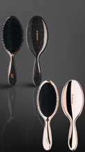 Indlæs billede til gallerivisning HH Simonsen -  Wonder Brush + Gloss brush - Farve: GOLD &amp; GOLD GLITTER - 2 pk. (Virði kr. 369,90)
