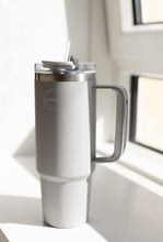 Indlæs billede til gallerivisning AYA&amp;IDA - Thermo Cup with Straw - Light Grey - 885ML
