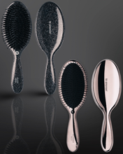 Indlæs billede til gallerivisning HH Simonsen -  Wonder Brush + Gloss brush - Farve: GUN METAL &amp; GUN METAL GLITTER - 2 pk. (Virði kr. 369,90)
